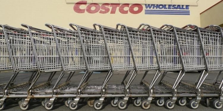 Costco posts higher first quarter revenue, profit helped by holiday demand