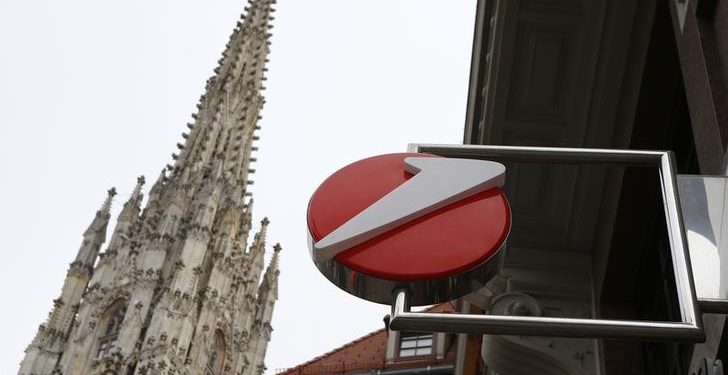 UniCredit raises stake in Commerzbank to 28%