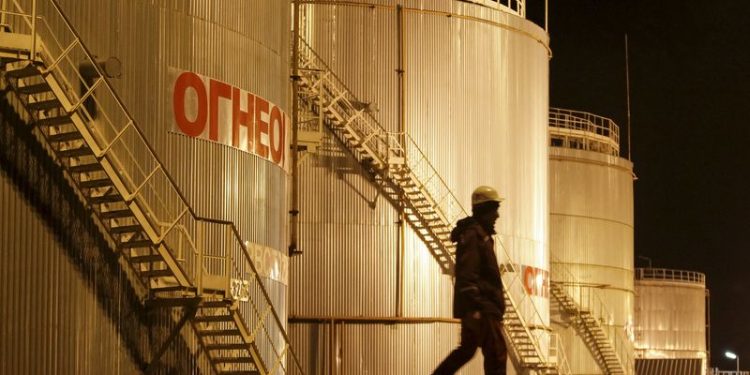 Can Saudi markets weather an oil winter?