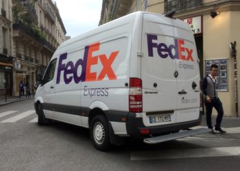 FedEx rating cut at Bernstein on execution risk
