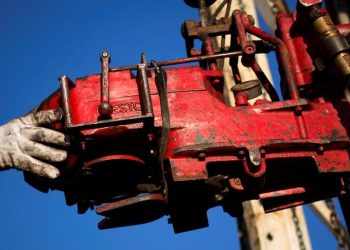 Chevron to trim Permian spending by up to 10% in 2025