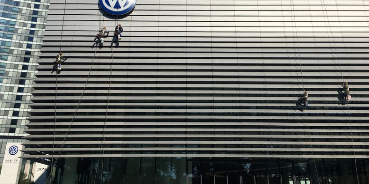 Volkswagen shares down amid concerns over cost-cutting agreement