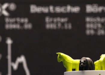 European stocks slip marginally lower; Spanish inflation ticks up