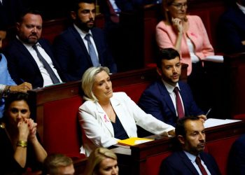 Le Pen tells France’s Barnier to negotiate or be felled