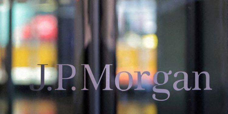 Singapore cenbank fines JPMorgan $1.8 million over misconduct by relationship managers