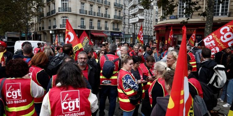 Factbox-Europe’s embattled auto sector plans plant closures and layoffs