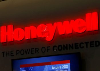 Honeywell lowers sales, profit forecasts after Bombardier agreement