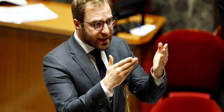 France at turning point amid budget uncertainty, finance minister says