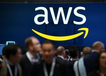 Amazon’s cloud service shows new AI servers, says Apple will use its chips