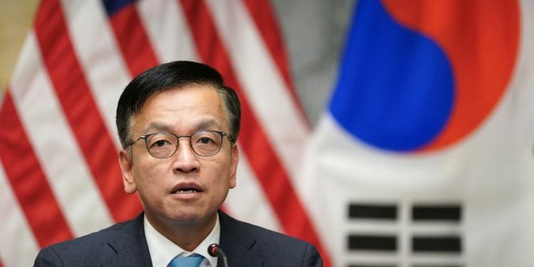 S.Korea authorities vow to stabilize markets as parliament votes to lift martial law