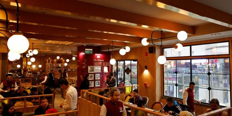 India’s services sector saw strong growth in November, PMI shows