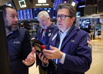 BlackRock bets on AI-driven stocks rally but US debt clouds 2025 outlook