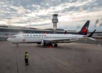 Air Canada to introduce carry-on fees for some passengers, Ottawa unhappy