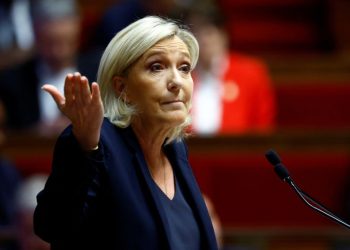 France’s Le Pen says she would support a budget rollover emergency law