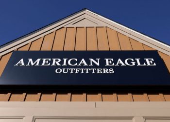 American Eagle Outfitters lowers sales target on muted holiday expectations