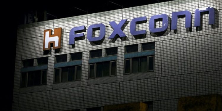 Foxconn says Nov revenue +3.47% y/y, Q4 outlook strong