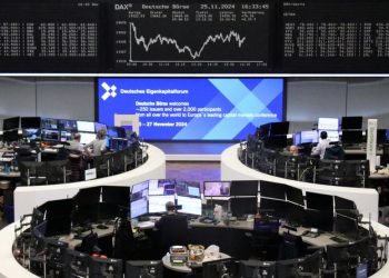 European stocks finish at one-month high, French politics in focus