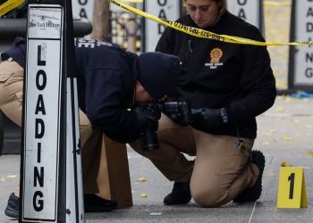 New York police hunt for man who killed UnitedHealth executive Brian Thompson