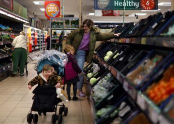 UK’s Starmer says he has not watered down economic growth pledges