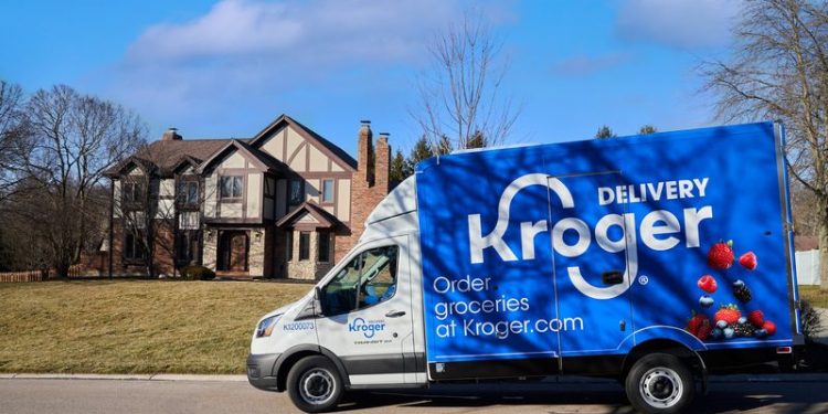 Kroger beats quarterly sales estimates on robust grocery demand