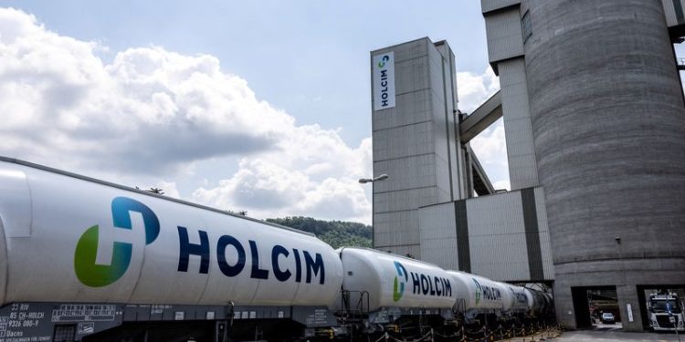 Holcim plans for US spin-off to have Swiss listing too