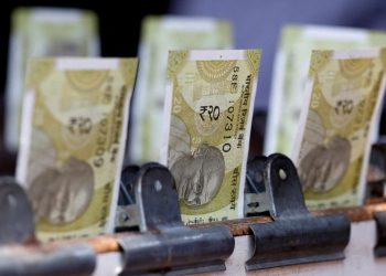 India cenbank takes steps to increase forex inflows to boost struggling rupee