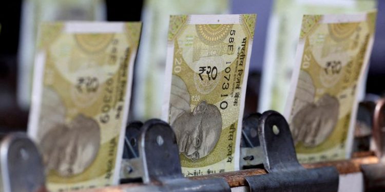 India cenbank takes steps to increase forex inflows to boost struggling rupee