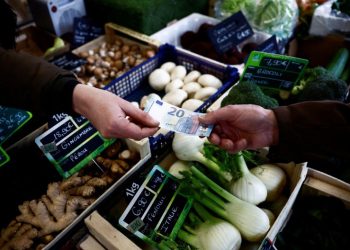 Euro zone productivity growth remains weak in Q3, data shows