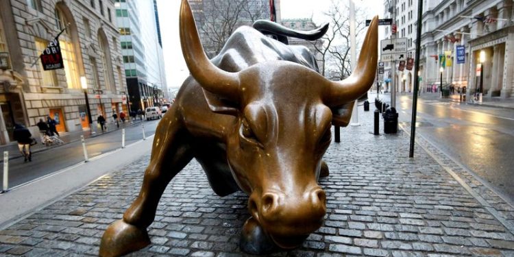 Global equity funds see robust inflows as investors bet on growth, ignore political turmoil