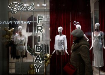 Walmart, Amazon holiday spending rise as Target, Best Buy stumble – data