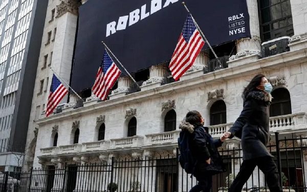 Roblox shares gain as Raymond James says ‘4Q trends shaping up well’