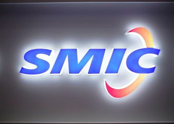 China semiconductor stocks rise as industry groups warn against US chips