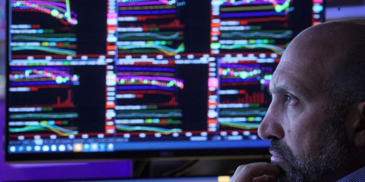 Canada stocks lower at close of trade; S&P/TSX Composite down 2.24%