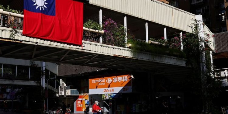 Taiwan stocks higher at close of trade; Taiwan Weighted up 0.07%