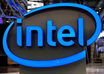 Intel adds two former semiconductor chiefs to board