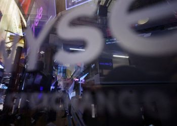 Futures slip, Stellantis CEO resigns – what’s moving markets