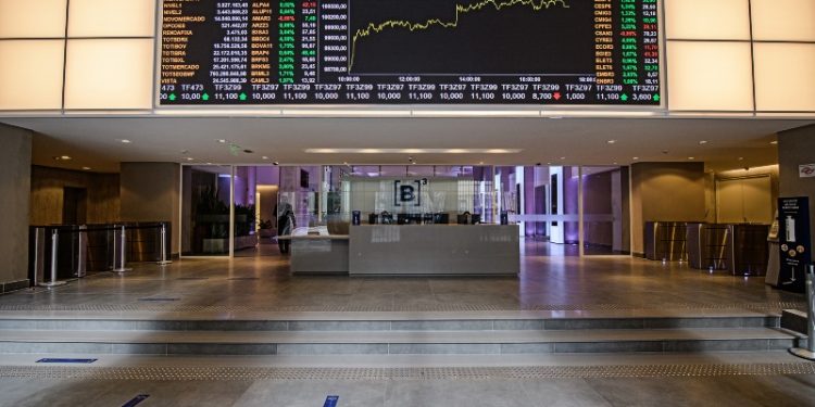 Brazil stocks higher at close of trade; Bovespa up 0.92%