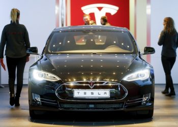 Tesla seen focusing on AI, moderating EV sales outlook in earnings – Oppenheimer