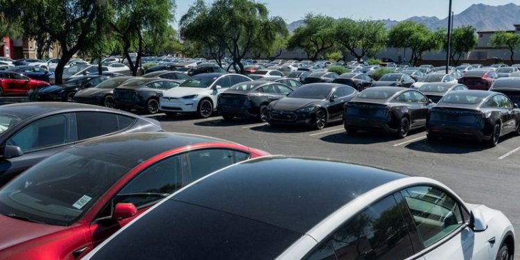 Consumers boosted 2024 U.S. new-car sales to five-year high