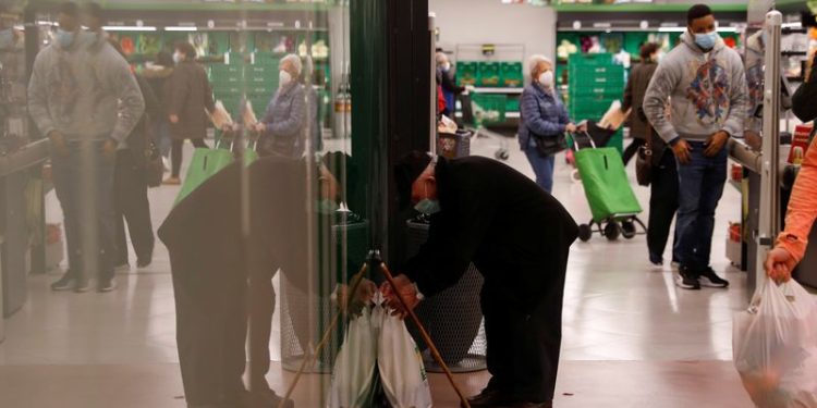 Euro zone inflation jumps on higher energy costs