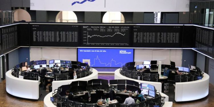 European shares inch higher as healthcare, financials rise