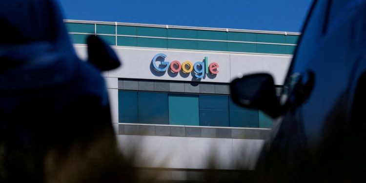 Google must face mobile phone privacy class action, possible trial