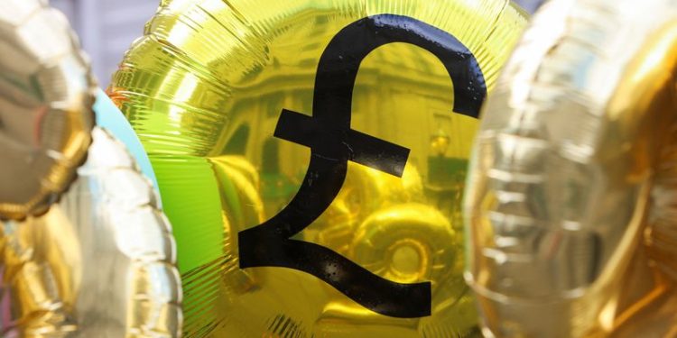 Sterling’s fall a problem and solution in UK gilt jolt