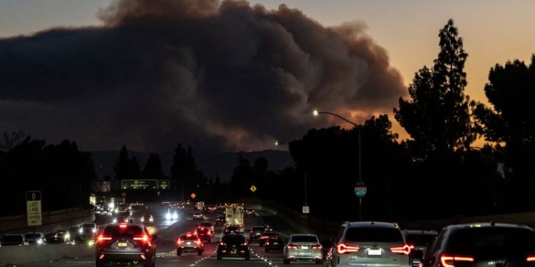 Fire agencies to investigate potential Edison link to LA Hurst fire