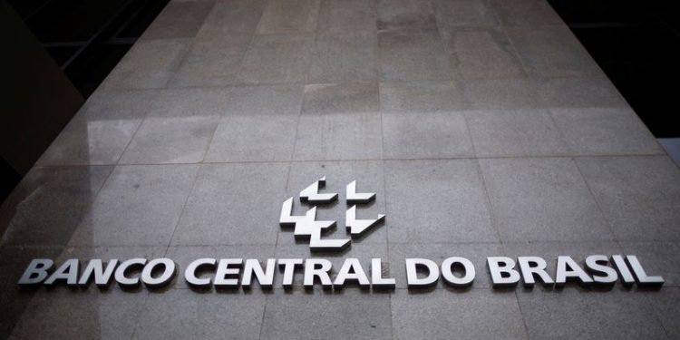 Brazil central bank director flags fiscal risks despite 2024 target likely met