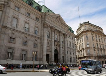 Argentina markets look to rate cut, crawling peg to add fuel to New Year rally