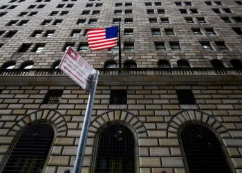 New York Fed survey finds mixed inflation expectations in December