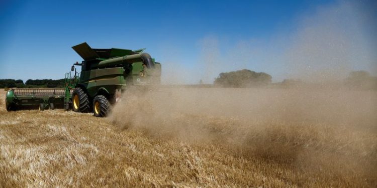 FTC set to sue Deere over equipment repair practices, Bloomberg News says