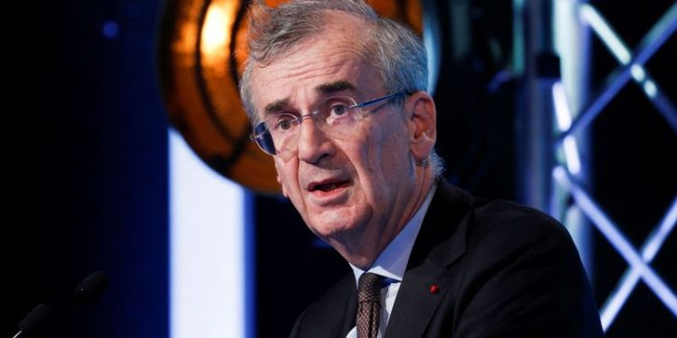 US financial deregulation would raise crisis risks, French central bank chief says