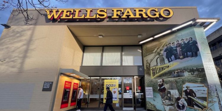 Wells Fargo raises interest income forecast as strong dealmaking drives profit beat